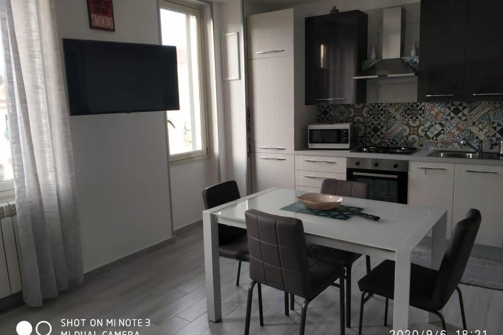 Home Sweet Home Appartamento Ricco Di Comfort Palermo Ngoại thất bức ảnh